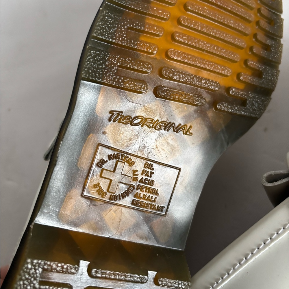 Dr. Martens Women Size 8 Adrian YS White Leather Tassel Loafers NWOT - Picture 9 of 12